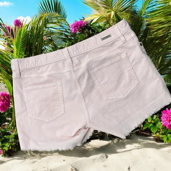 Carve Designs Oahu 4 in. shorts are made of stretch cotton corduroy Pink Size 8 - Picture 7 of 9